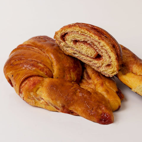 Cuerno relleno de guayaba